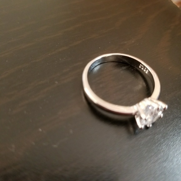 Sterling silver CZ ring size 7 - Picture 3 of 3